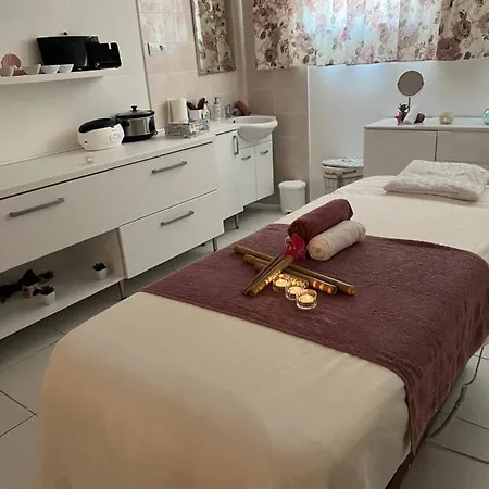 Lacne Guest house
