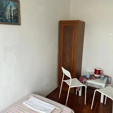 Lacne Πανσιόν *