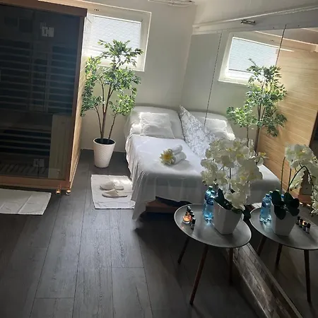 Lacne Guest house *