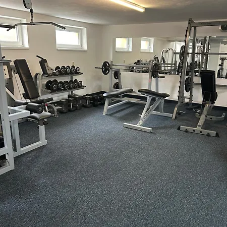 Lacne Πανσιόν