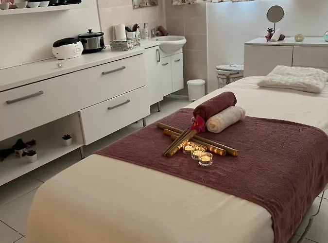 Lacne Πανσιόν